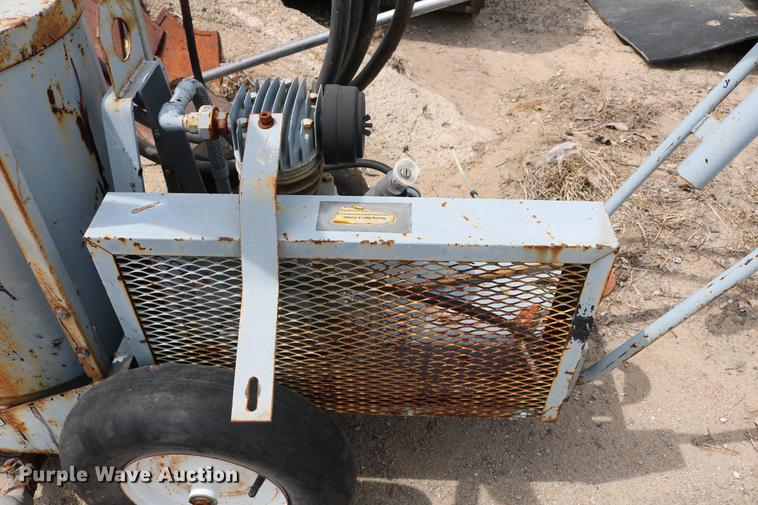 image for item EW9213 (2) paint machines