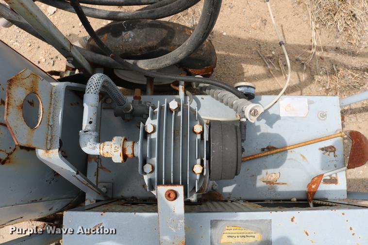 image for item EW9213 (2) paint machines