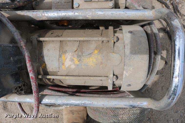 image for item EW9213 (2) paint machines