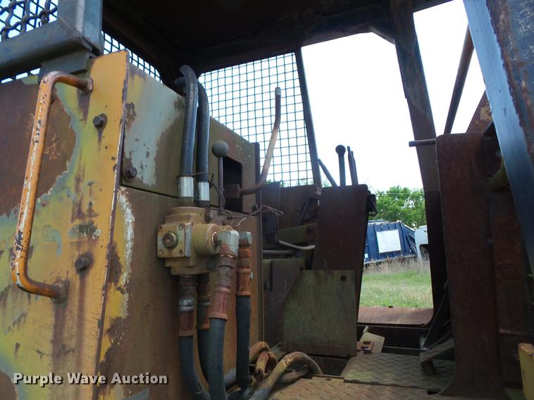 image for item BI9562 1978 Case 1450 dozer