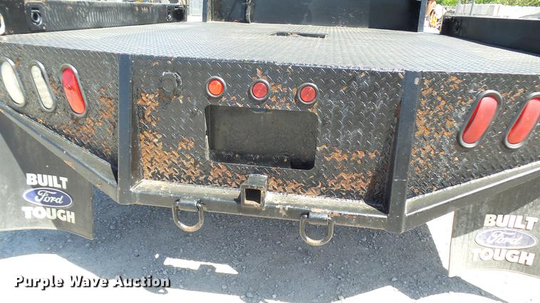 image for item CC9169 2003 Ford F350 Super Duty XL Crew Cab flatbed pickup truck