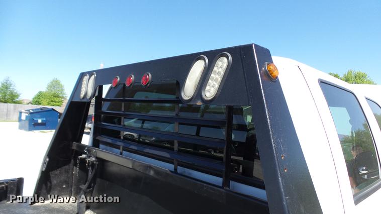 image for item CC9169 2003 Ford F350 Super Duty XL Crew Cab flatbed pickup truck