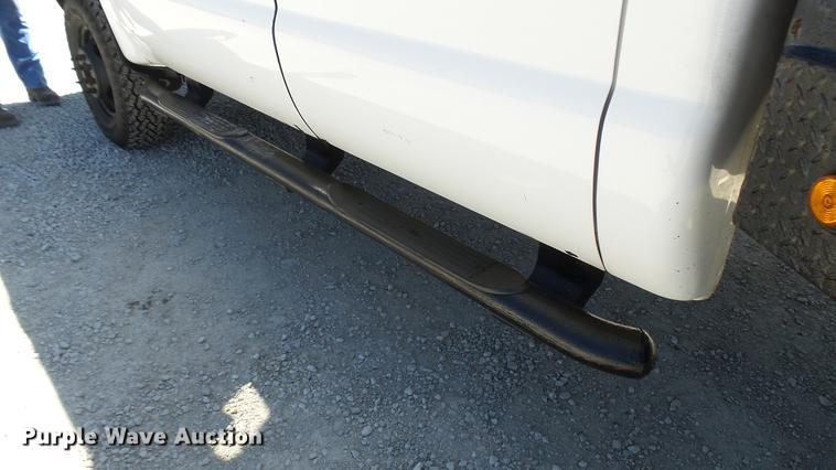 image for item CC9169 2003 Ford F350 Super Duty XL Crew Cab flatbed pickup truck