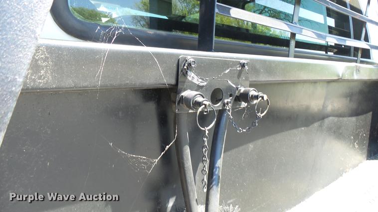 image for item CC9169 2003 Ford F350 Super Duty XL Crew Cab flatbed pickup truck