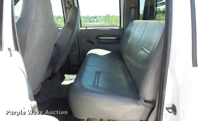 image for item CC9169 2003 Ford F350 Super Duty XL Crew Cab flatbed pickup truck