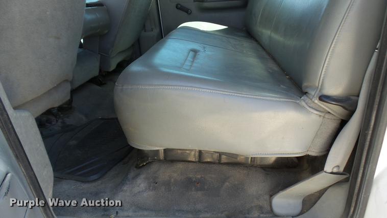 image for item CC9169 2003 Ford F350 Super Duty XL Crew Cab flatbed pickup truck