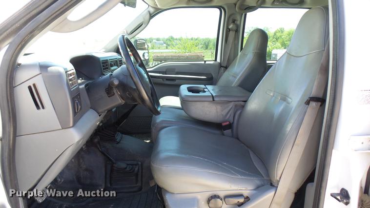 image for item CC9169 2003 Ford F350 Super Duty XL Crew Cab flatbed pickup truck