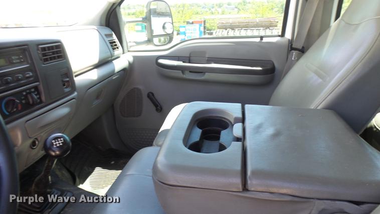 image for item CC9169 2003 Ford F350 Super Duty XL Crew Cab flatbed pickup truck