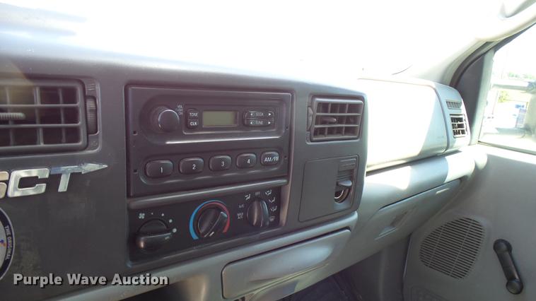 image for item CC9169 2003 Ford F350 Super Duty XL Crew Cab flatbed pickup truck