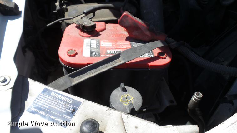 image for item CC9169 2003 Ford F350 Super Duty XL Crew Cab flatbed pickup truck