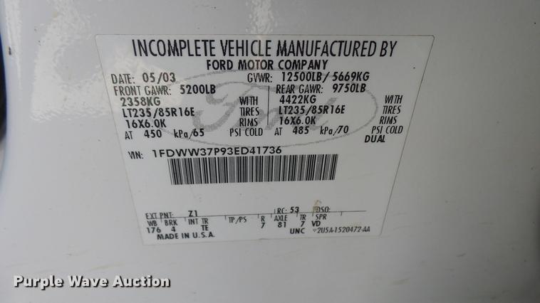 image for item CC9169 2003 Ford F350 Super Duty XL Crew Cab flatbed pickup truck