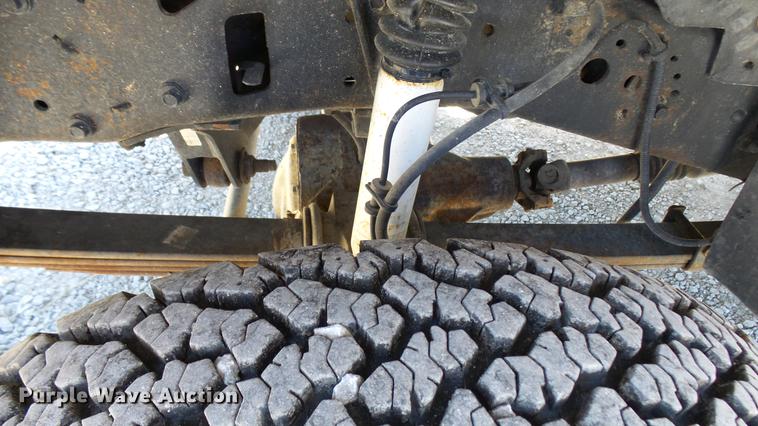 image for item CC9169 2003 Ford F350 Super Duty XL Crew Cab flatbed pickup truck