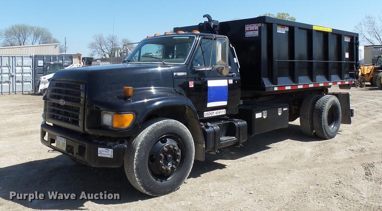 image for item DA3581 1998 Ford F700 hooklift truck