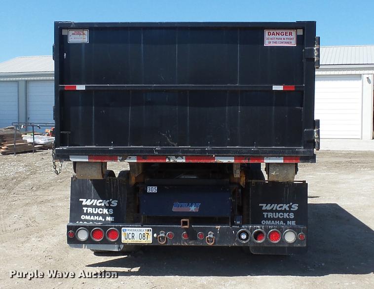 image for item DA3581 1998 Ford F700 hooklift truck