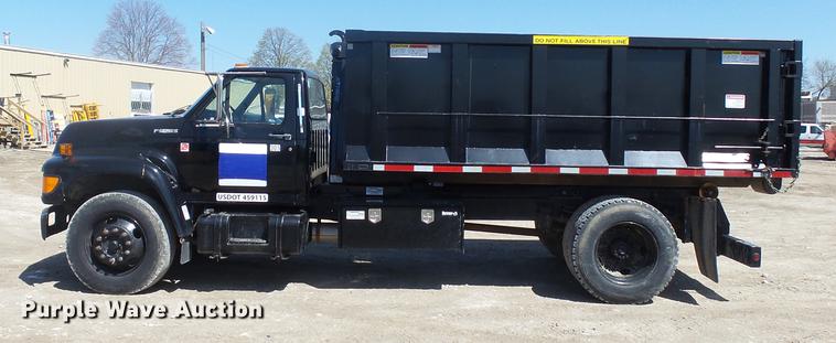 image for item DA3581 1998 Ford F700 hooklift truck