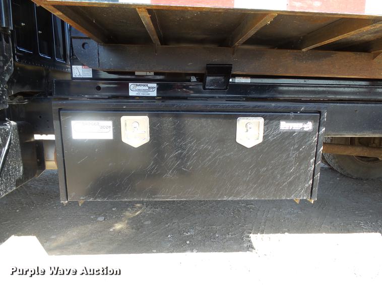 image for item DA3581 1998 Ford F700 hooklift truck