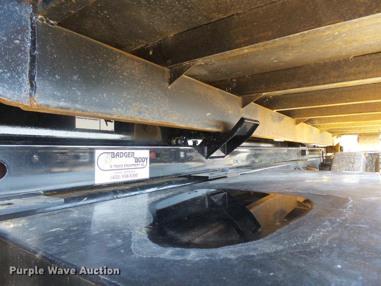 image for item DA3581 1998 Ford F700 hooklift truck