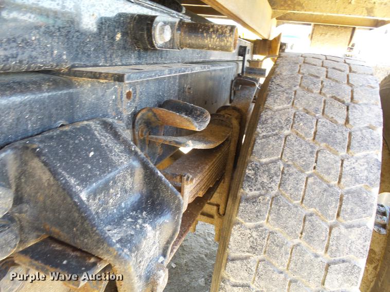 image for item DA3581 1998 Ford F700 hooklift truck