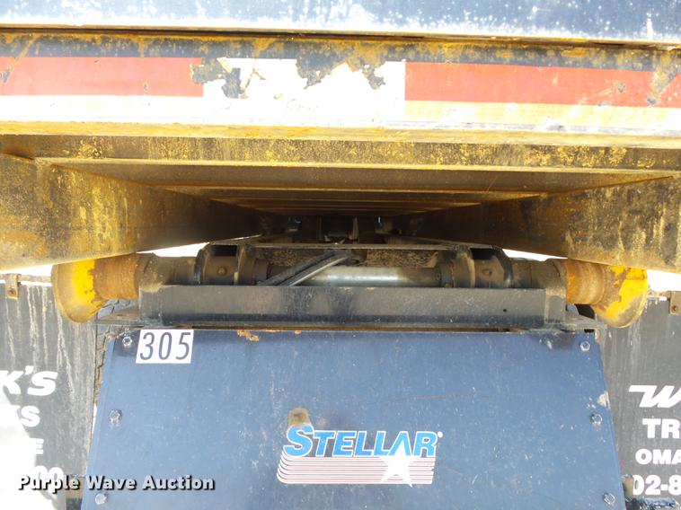 image for item DA3581 1998 Ford F700 hooklift truck