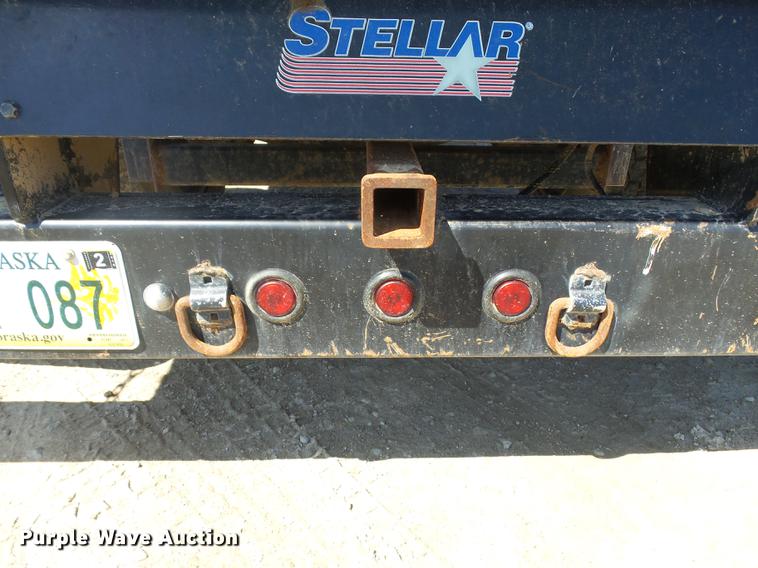 image for item DA3581 1998 Ford F700 hooklift truck