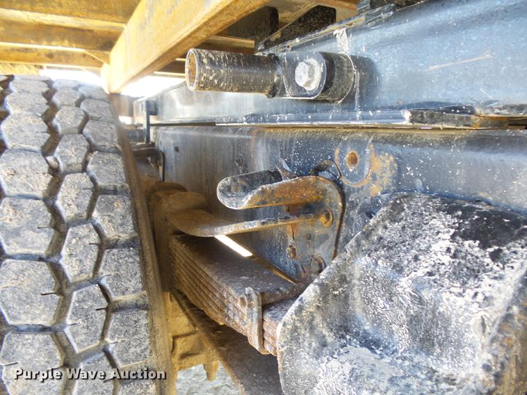 image for item DA3581 1998 Ford F700 hooklift truck