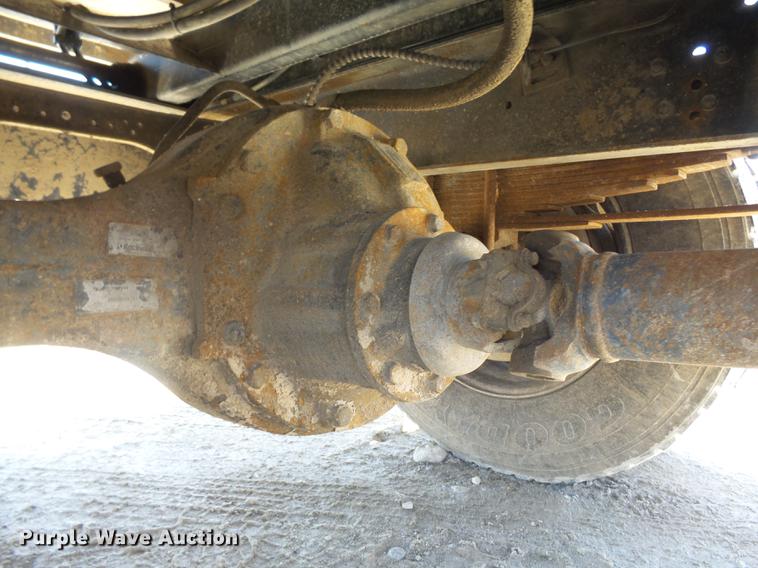 image for item DA3581 1998 Ford F700 hooklift truck