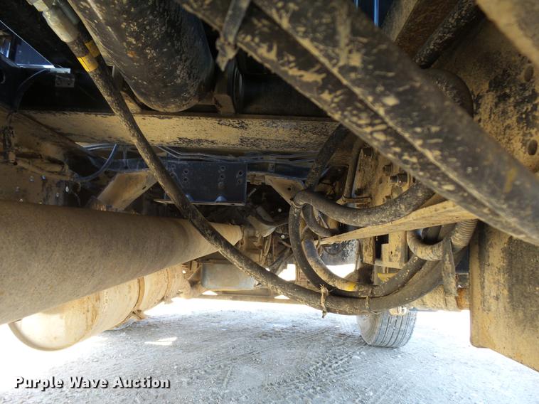 image for item DA3581 1998 Ford F700 hooklift truck