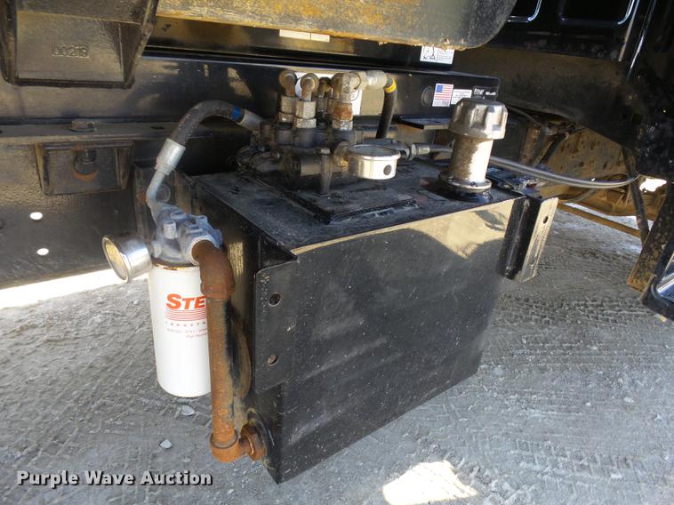 image for item DA3581 1998 Ford F700 hooklift truck