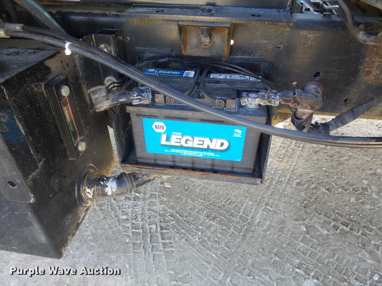 image for item DA3581 1998 Ford F700 hooklift truck