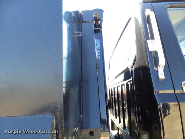 image for item DA3581 1998 Ford F700 hooklift truck