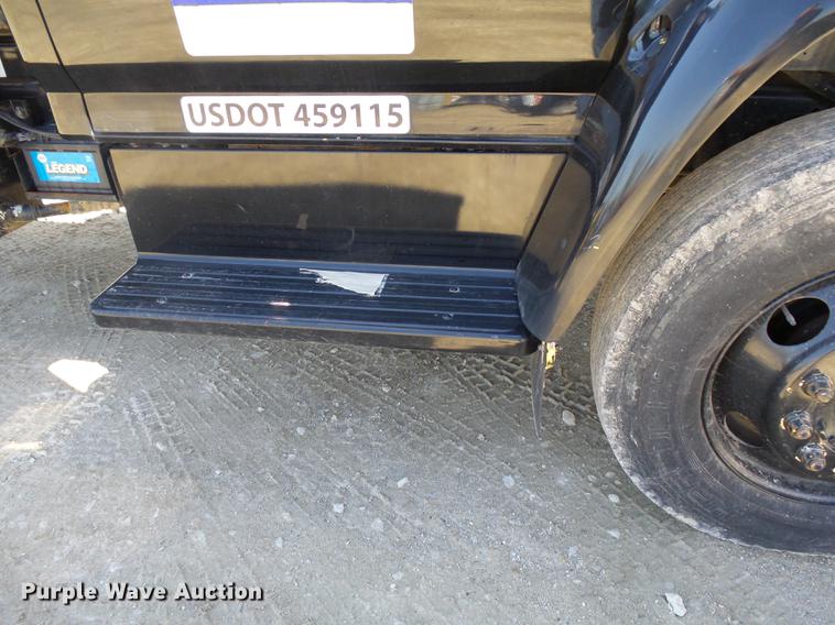 image for item DA3581 1998 Ford F700 hooklift truck