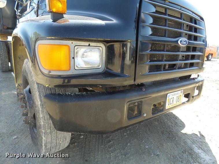 image for item DA3581 1998 Ford F700 hooklift truck