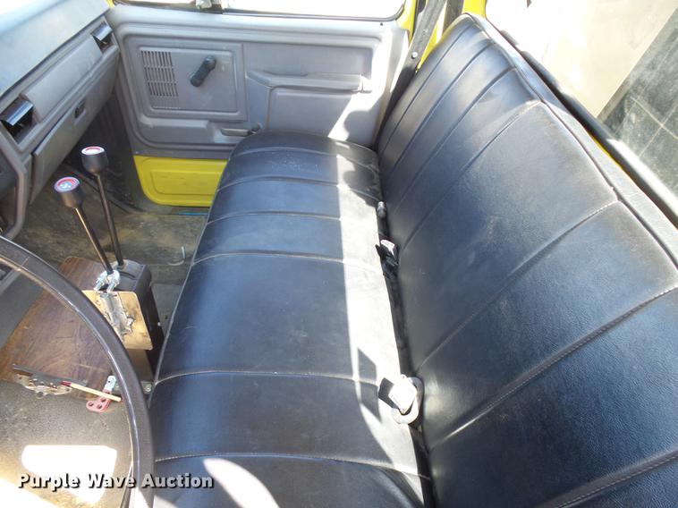 image for item DA3581 1998 Ford F700 hooklift truck