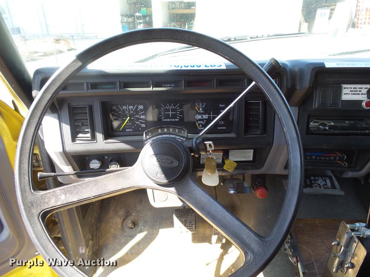 image for item DA3581 1998 Ford F700 hooklift truck