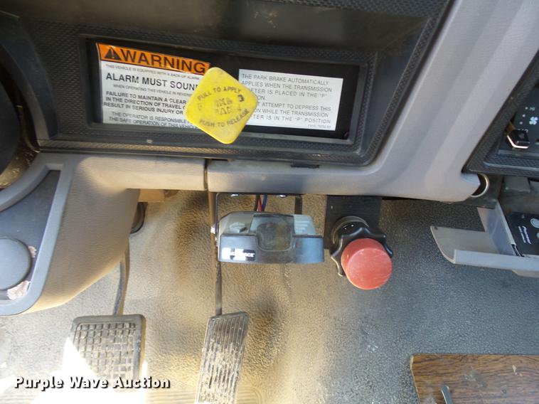 image for item DA3581 1998 Ford F700 hooklift truck