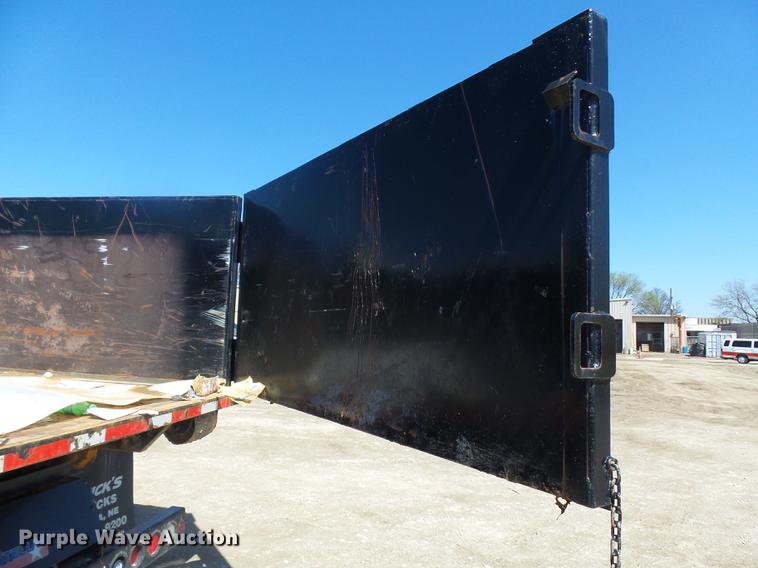 image for item DA3581 1998 Ford F700 hooklift truck