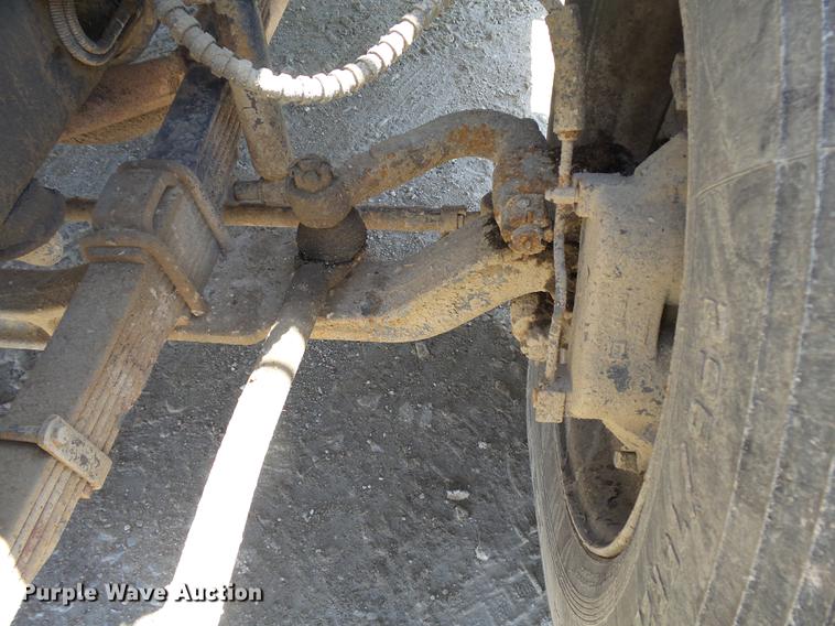 image for item DA3581 1998 Ford F700 hooklift truck