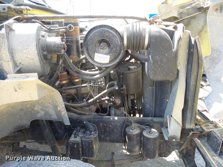 image for item DA3581 1998 Ford F700 hooklift truck