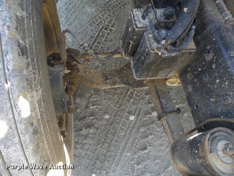 image for item DA3581 1998 Ford F700 hooklift truck