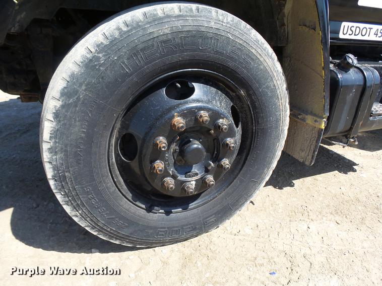 image for item DA3581 1998 Ford F700 hooklift truck