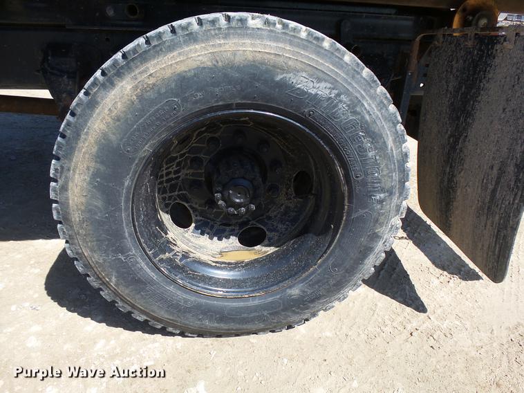 image for item DA3581 1998 Ford F700 hooklift truck