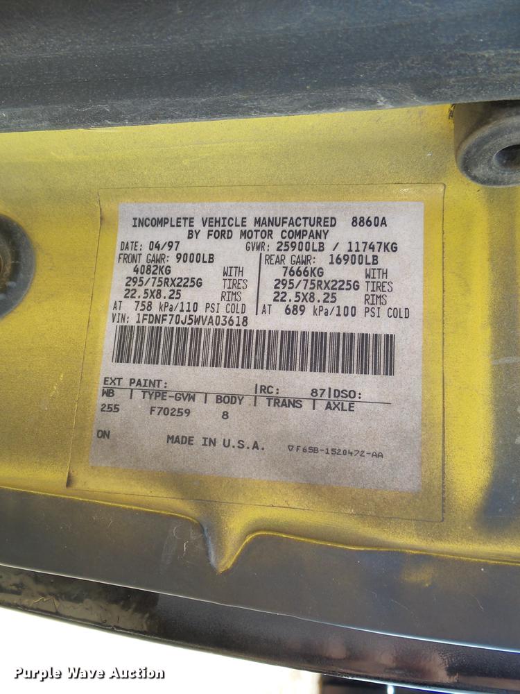 image for item DA3581 1998 Ford F700 hooklift truck