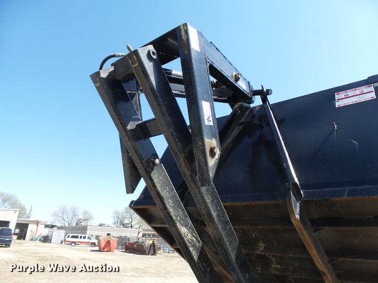 image for item DA3581 1998 Ford F700 hooklift truck