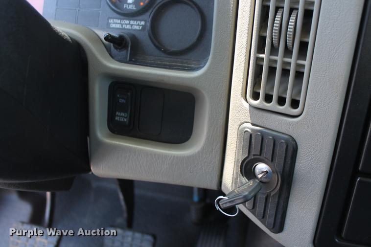 image for item DB5201 2015 International DuraStar 4300 water truck