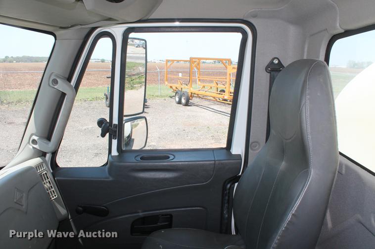image for item DB5201 2015 International DuraStar 4300 water truck