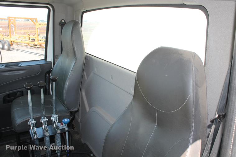 image for item DB5201 2015 International DuraStar 4300 water truck