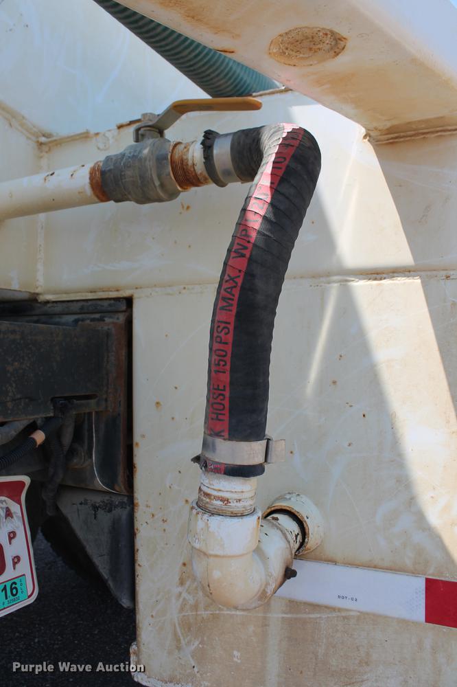 image for item DB5201 2015 International DuraStar 4300 water truck