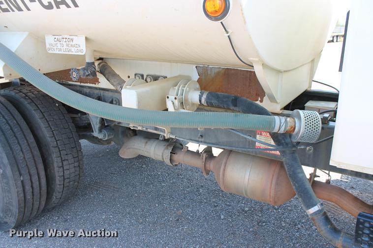 image for item DB5201 2015 International DuraStar 4300 water truck