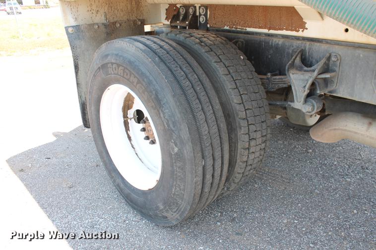 image for item DB5201 2015 International DuraStar 4300 water truck