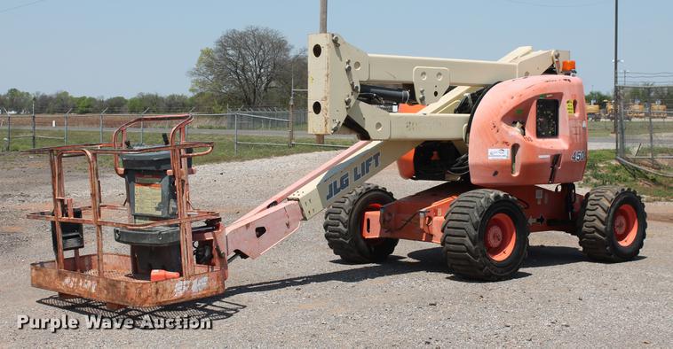 image for item DB5205 2000 JLG 450A boom lift